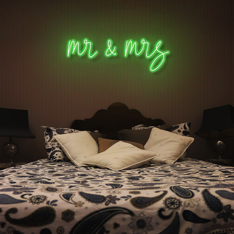 "Mr & Mrs" LED Neon Sign